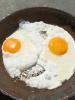 Calor extremo: mujer fríe un huevo en la acera después de que Cuiabá alcanzara los 41°C; vea