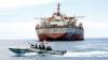 Barco con un millón de barriles de petróleo comienza a ser descargado y preocupa a ambientalistas