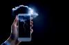Er det sikkert at bruge din mobiltelefon under tordenvejr?