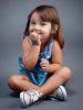 Børn, der bider negle: Hvordan ændrer man denne vane?
