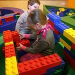 LEGO를 사용하여 어린이를 교육하는 방법
