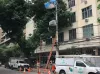 Piscina gonflabilă se găsește în rețeaua electrică din Tijuca după vânt