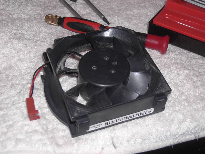 o computador continua reiniciando e travando